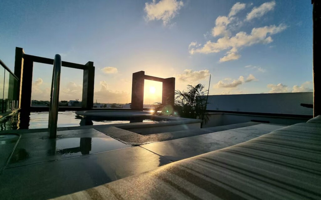 Cosmo 42 rooftop pool with city views in Playa del Carmen