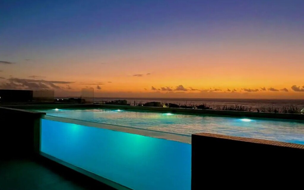 Design-forward apartment with rooftop pool for couples in Playa del Carmen