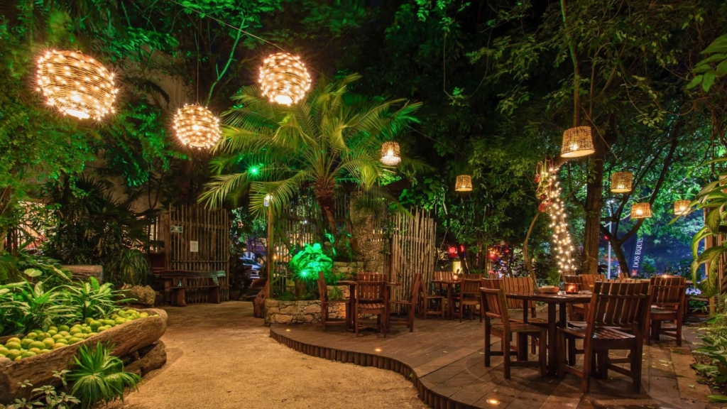 Romantic holiday dinner for couples in Playa del Carmen