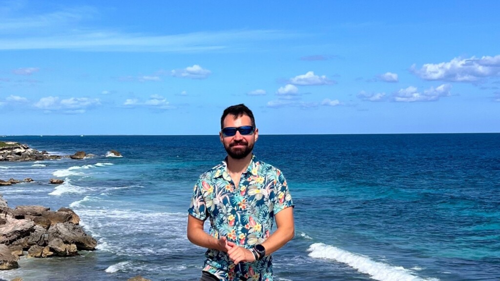 Hosts Lowis Valdivieso from Riviera Vacation Home in Playa del Carmen